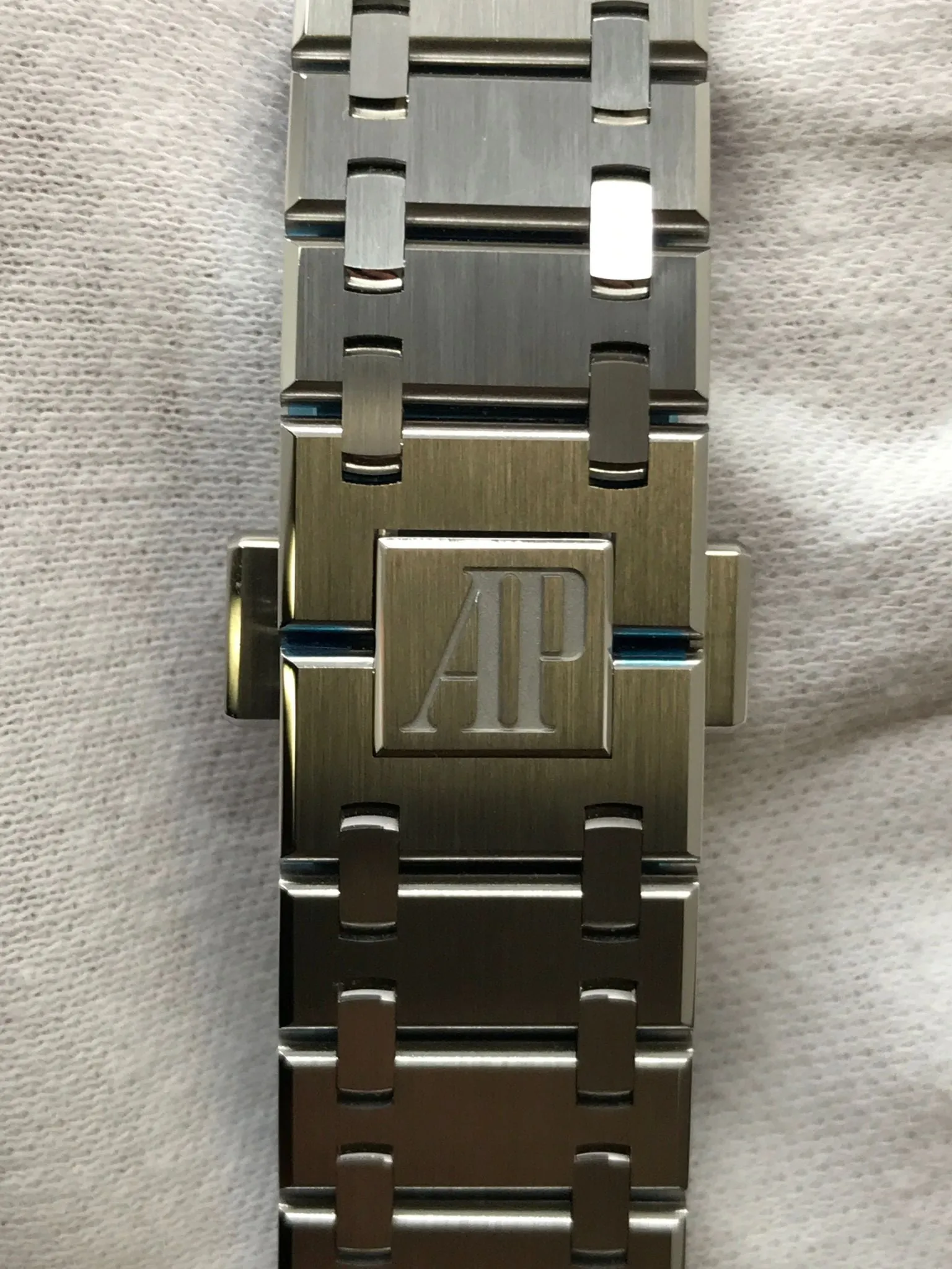 Audemars Piguet Royal Oak Jumbo BNIB 15202ST.OO.1240ST Blue Dial Automatic Men's Watch