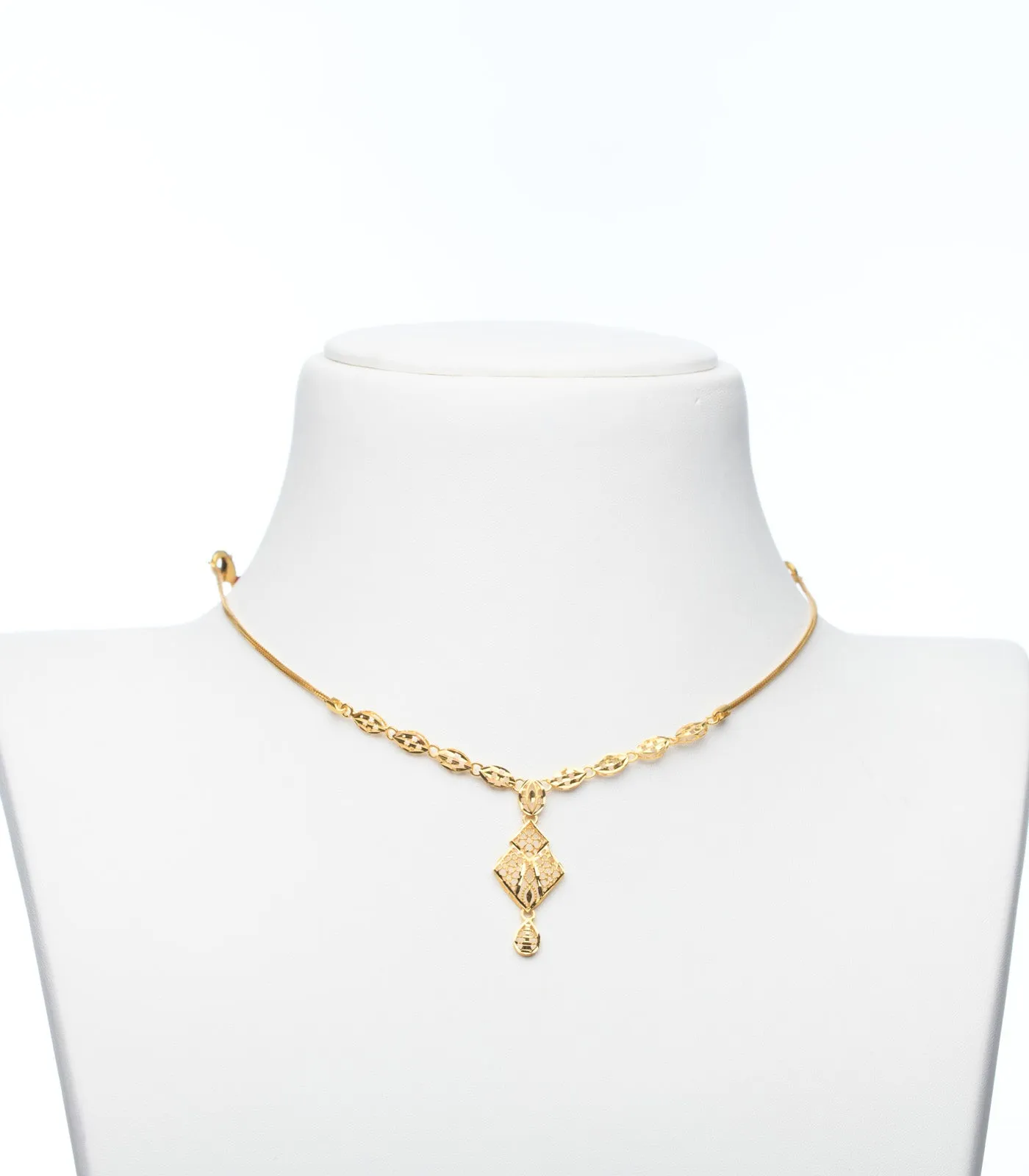 Diamond Shape Intricate Necklace