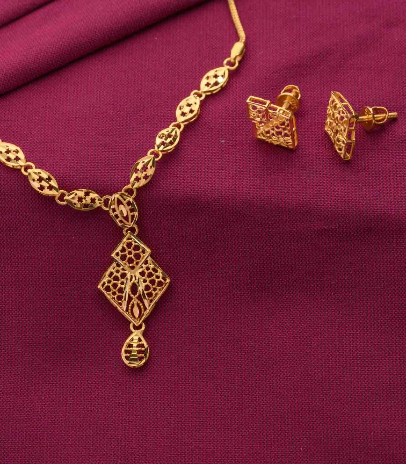 Diamond Shape Intricate Necklace