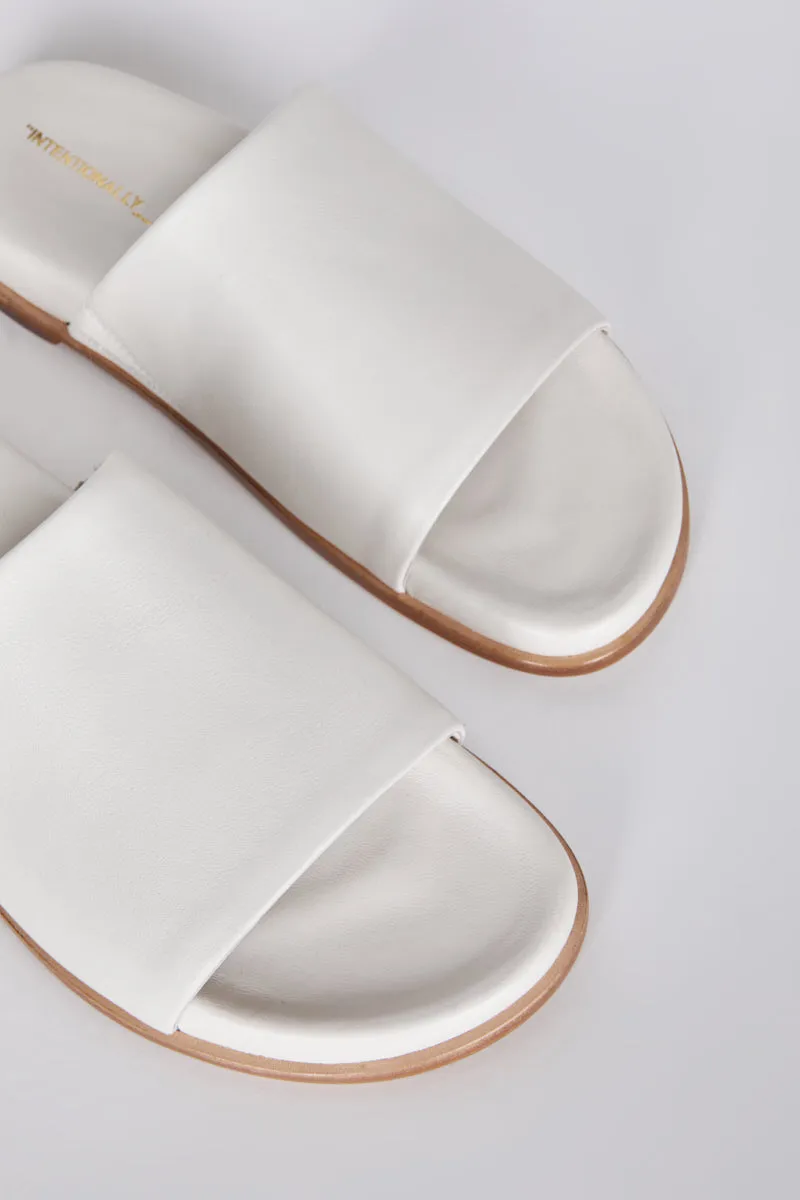 PIPPY SLIP ON SANDAL