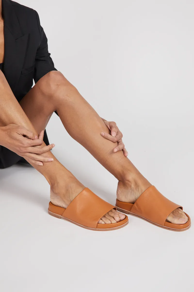 PIPPY SLIP ON SANDAL