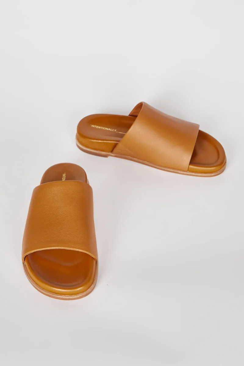 PIPPY SLIP ON SANDAL