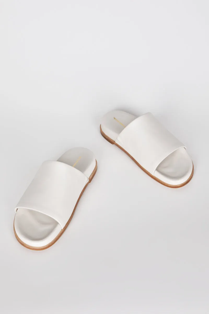 PIPPY SLIP ON SANDAL