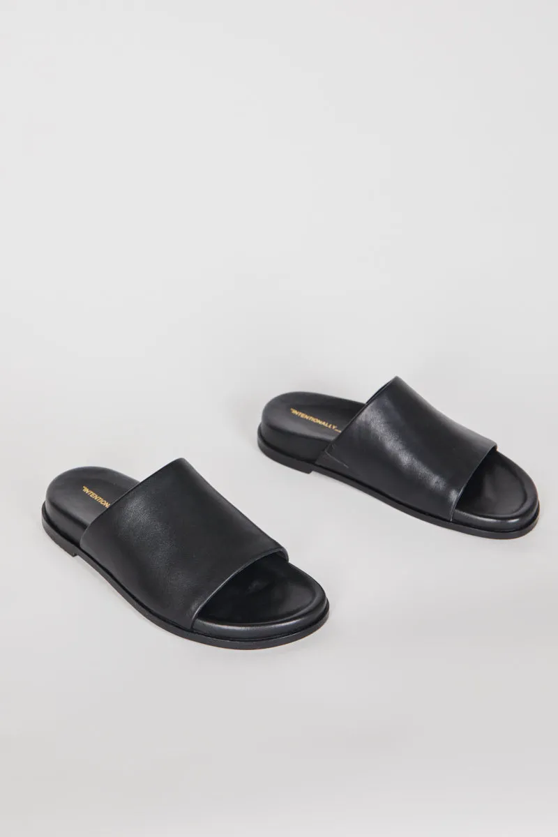 PIPPY SLIP ON SANDAL