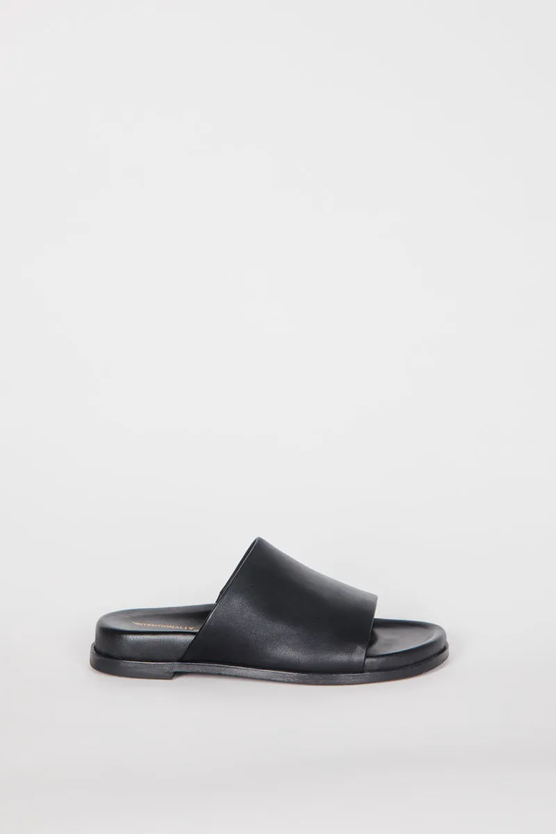 PIPPY SLIP ON SANDAL