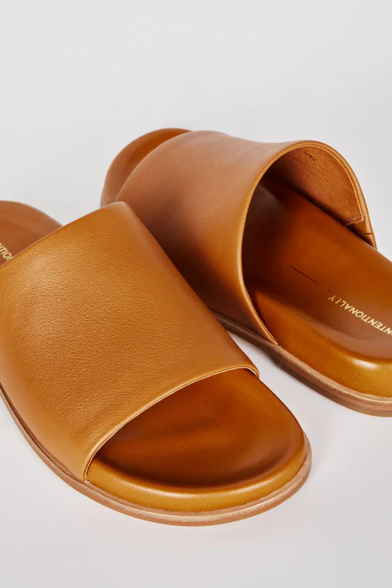 PIPPY SLIP ON SANDAL