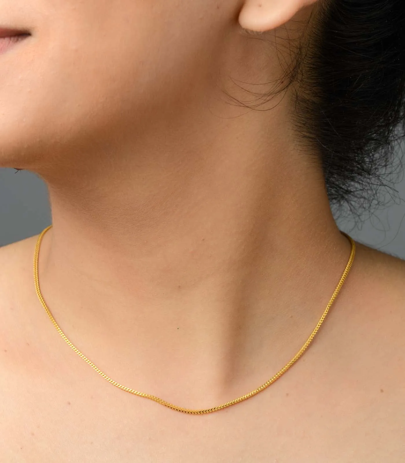 Seamless Golden Chain