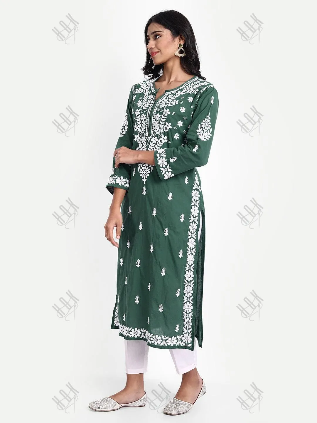 Sonakshi Duhan in Hand embroidery Chikankari Round neck Dress in Cotton-Green