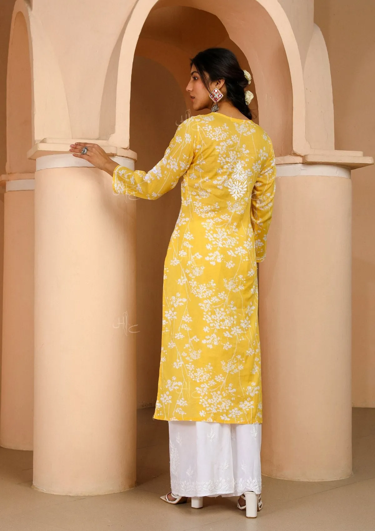 Zainab Chikankari Mulmul Straight Kurta