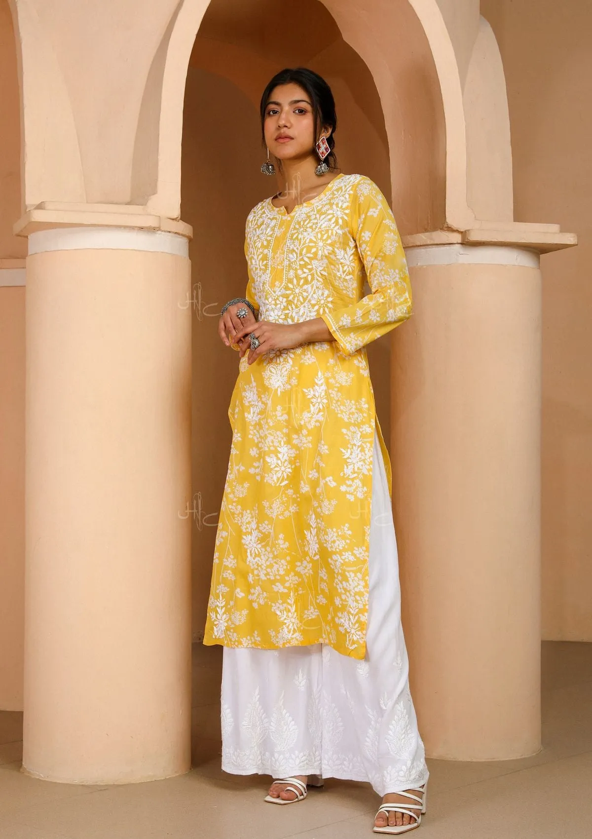 Zainab Chikankari Mulmul Straight Kurta